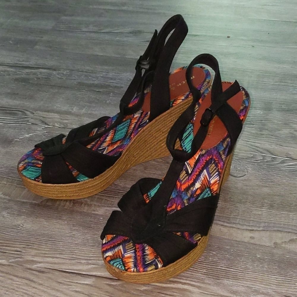 Rock Candy by Zigi black wedge sandals Sz 10
